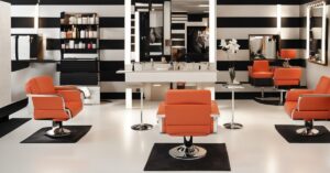 Jak rozjaśnić salon z ciemnymi meblami: praktyczne porady i inspiracje