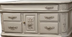 Farba do mebli z okleiny: jak łatwo zmienić kolor i odnowić stare meble