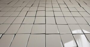 <b>Farba do płytek podłogowych: Jak właściwie wybrać i stosować?</b>