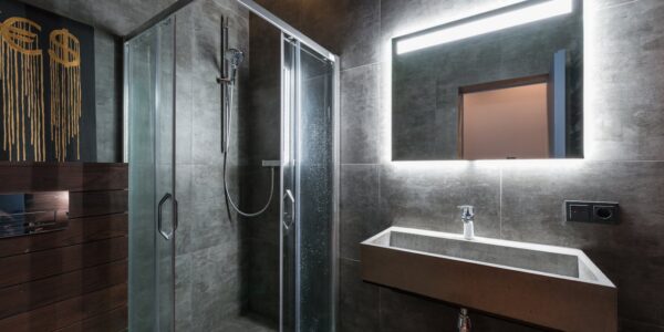 Jak zdjąć drzwi od kabiny prysznicowej