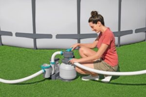 Czyszczenie basenu stelażowego krok po kroku &ndash; jak utrzymać wodę w idealnym stanie