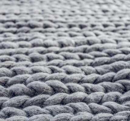 Czym cechują się wytrzymałe wykładziny obiektowe?