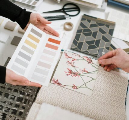 Płytki dywanowe – czym są i kiedy warto się na nie zdecydować?